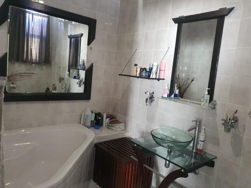 5 Bedroom Property for Sale in Parow North Western Cape